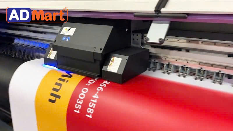 In bạt không gân UV có bền màu không? Phù hợp sử dụng ngoài trời?