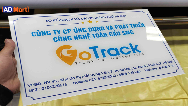 In trên chất liệu mica có gì đặc biệt và ứng dụng phổ biến?